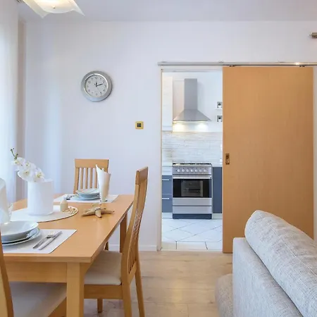 Beautiful In With Kitchen *