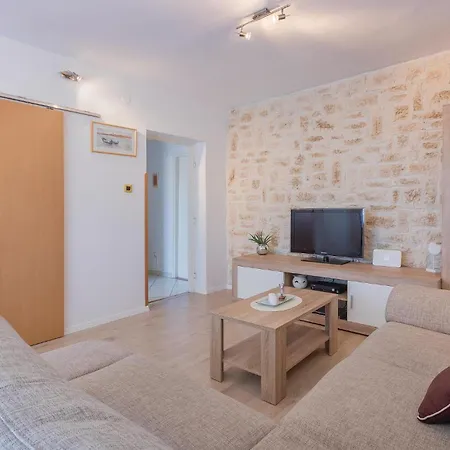 Beautiful In With Kitchen Apartment Fazana