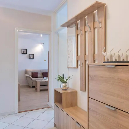 Beautiful In With Kitchen Apartment