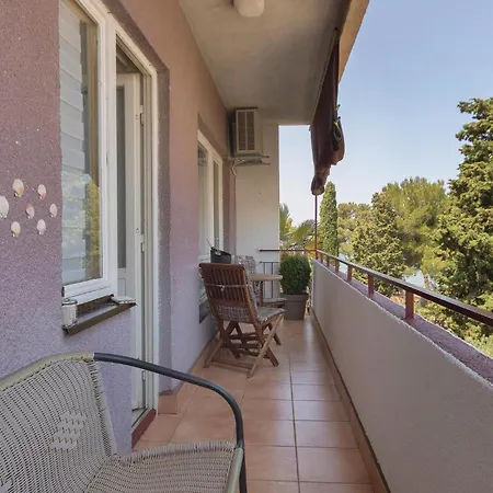 Apartment Beautiful In With Kitchen Fazana