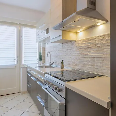 Beautiful In With Kitchen