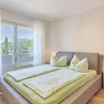 Appartement Lxvi *