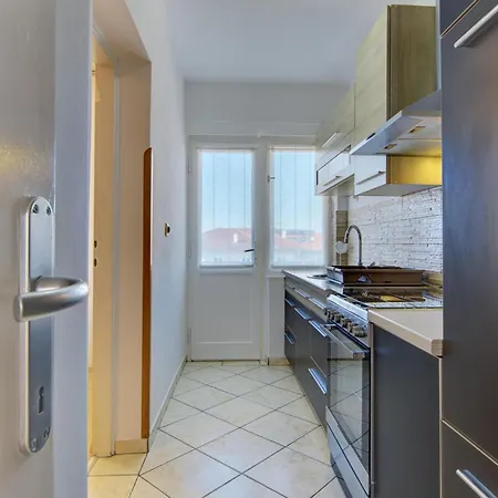 Front In Apartment Fazana